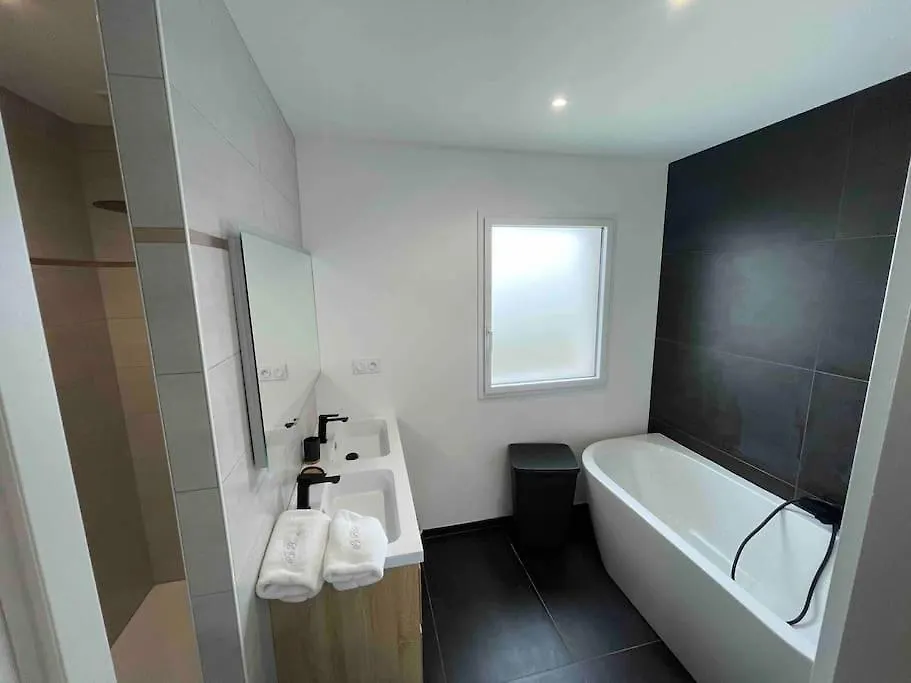 Maison Contemporaine Avec Vue Mer, Piscine Interieure, Classee 5 Etoiles لوكيوريك